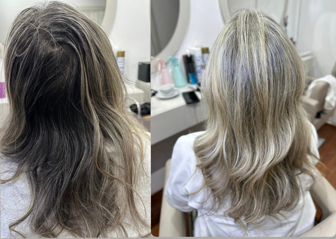 Cabelo com raiz escura e pontas claras que ficou loiro acinzentado uniforme, antes e depois