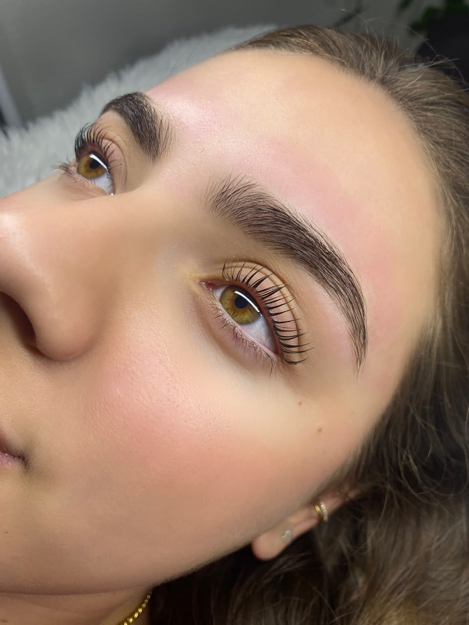 Lash lifting com curvatura dos cílios naturais, feito pela lash designer Melyssa Teixeira no Estilo Arte, em Araraquara